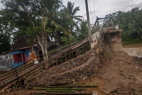 Banjir Bandang Landa Wilayah Lebak Banten Begini Dampaknya Solopos