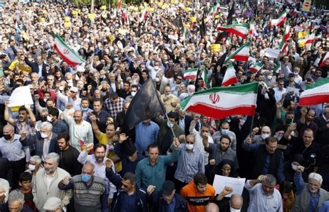 schüsse tränengas und angriff auf mullah bei neuen protesten im iran