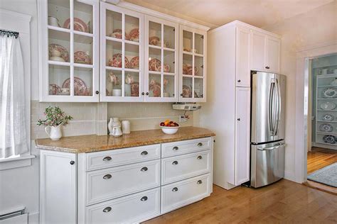 Advantages of glass cabinet doors. Custom Glass Kitchen Cabinet Doors | Kitchen Magic