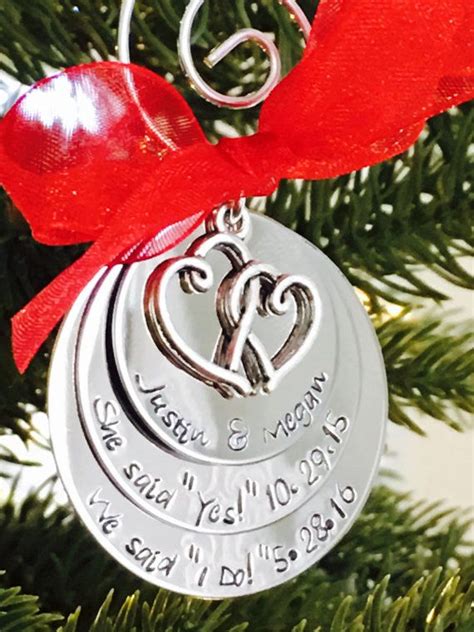 The white house unveiled its 2020 christmas decorations themed america the beautiful. earlier today, the white house unveiled its 20 christmas decorations themed america the the press toured the white house to look at the christmas decorations. socal christmas decor Storyandtoy.com