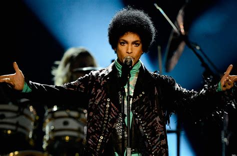 Prince's Afro Makes A Triumphant Return At The Billboard Music Awards & We Love It! (PHOTOS 