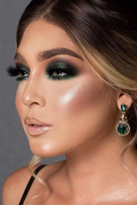 45 Smokey Eye Ideas And Looks To Steal From Celebrities Green Eyeshadow