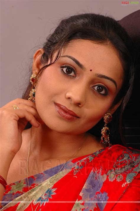 Meera Vasudevan Photo Gallery