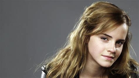 Beautiful Emma Watson English Actress Celebrity Wallpaper 071