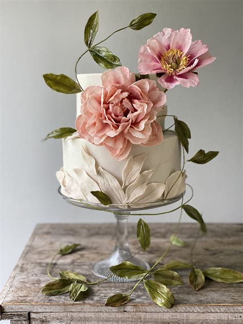 15 Small Wedding Cakes That Are Perfect For A Micro Wedding