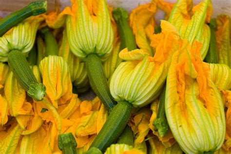 Bizcocho de calabaza con pipas de calabaza. Receta de Flor de Calabaza Rellena sin Gluten