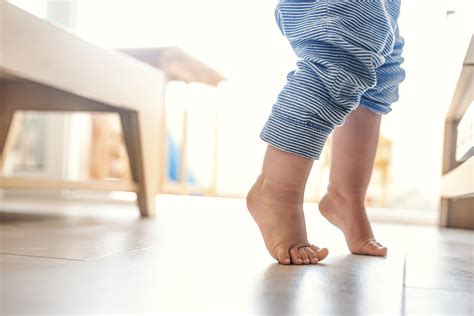 Walking Barefoot Helps The Childrens Motor Development Humanitasalute
