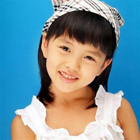 4 haziran 1999), güney koreli aktris. 아역배우 김소현 8살때 사진 : 네모판