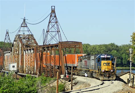 Kcs Ivnkc Comes Off The Louisiana Bridge In This View From Flickr