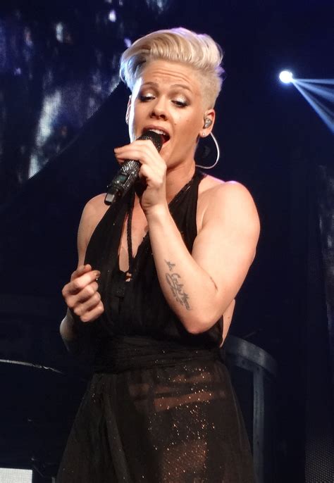 Pink Chanteuse — Wikipédia