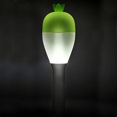 The dimensions of the mamamoo lightstick are 86.7 x 86.7 x 282 mm approximately. Mamamoo Official Light Stick (Version 2.0)