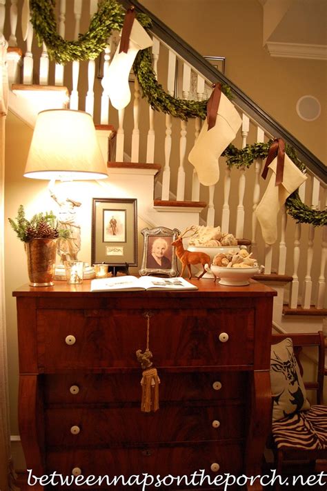 Follow these 8 garland hanging hacks to spruce up your house this christmas without damaging walls, door these tips show you the best ways to hang garland, wreaths, lights, and more. 12 Beautiful Christmas Banisters