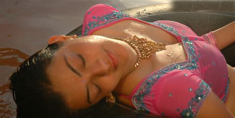 Kajal Agarwal Boobs Exposed Navel Kissing Photos Indian Masala Actress Sexy Hot Photos Videos