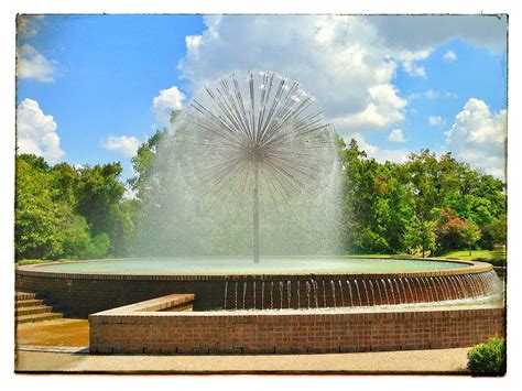 Wortham Fountain In Houston Texas Molly Block Flickr