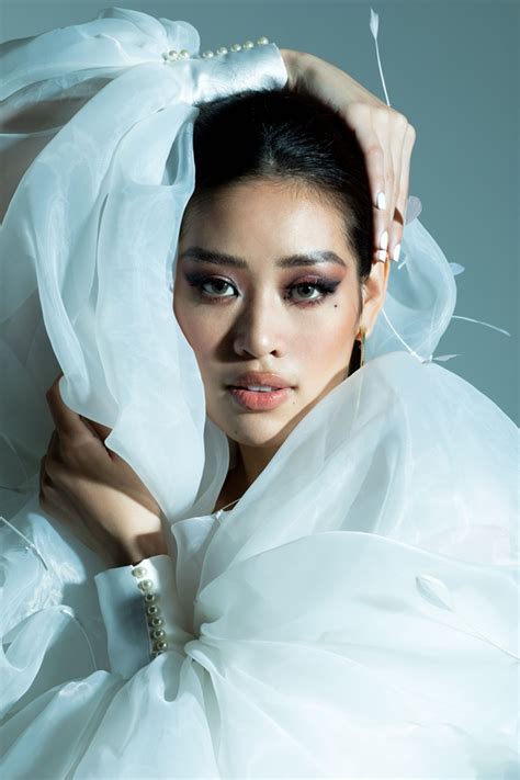 Miss universe vietnam 2020 ambassador of #onebodyvillage ☎️ contact for work : Hoa hậu Khánh Vân biến hóa linh hoạt trong bộ ảnh mới ...