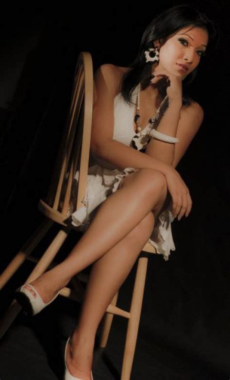 Nehara Peris Sexy Actress