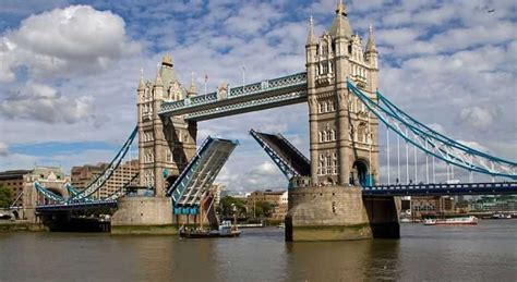 Top 10 Most Famous Bridges In The World