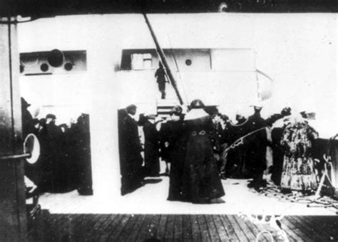 See How The Titanic Survivors In Lifeboats Were Rescued By The Ship