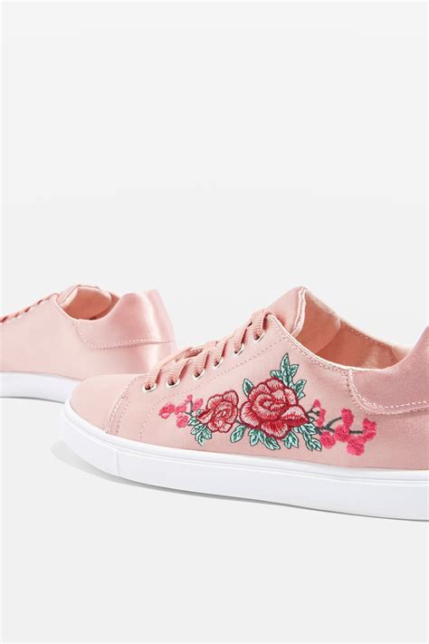 Stylish Lace Up Trainers With Floral Embroidery
