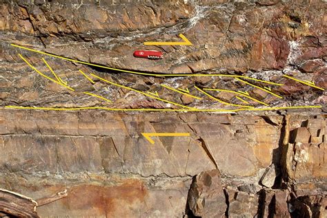 Strike Slip Fault Zone In Sandstone Interpretation Geology Pics