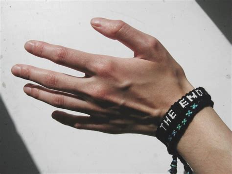 Hand Aesthetic Friendshipbracelets In 2020 Hand Photography