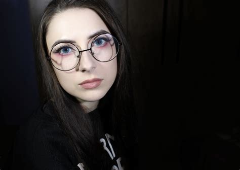 7 Useful Makeup Tips And Hacks For Glasses Wearers January Girl