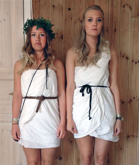 30 Marvelous Halloween Costumes Ideas For College Student Toga