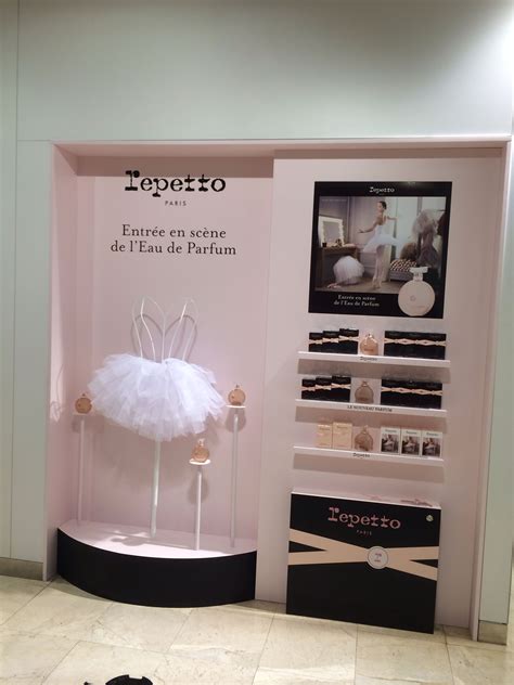 Repetto perfume display | Perfume display, Cosmetic display, Display design