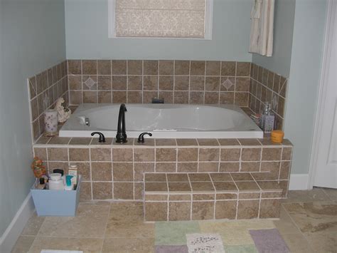 Steps like these can be moved around the bathtub to work with your bathroom layout. » baths Kingston Builders