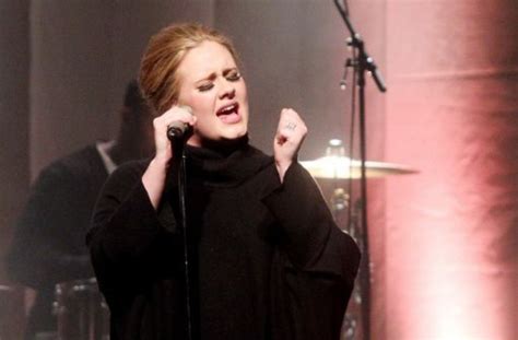 Die Britische Sängerin Adele 24 Hat Zum Zweiten Mal In Folge Die