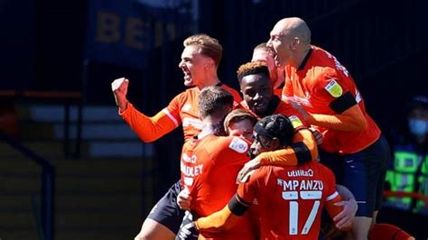 Luton Town 1 0 Watford James Collins Scores Penalty With First Touch