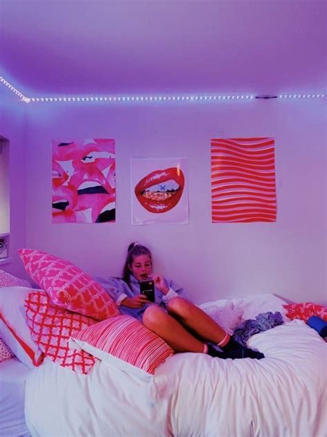 Pin By Ac On Homey In 2020 Neon Room Pink Dorm Rooms Chill Room
