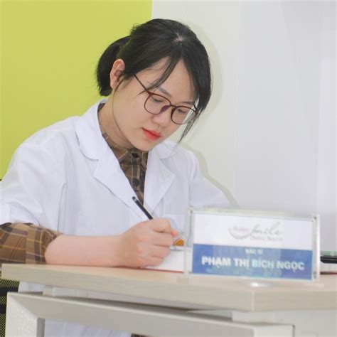Dr Pham Bich Ngoc Hanoi