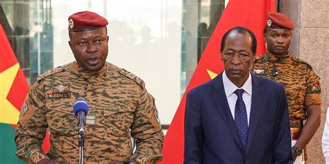 Burkina Faso Lex Président Blaise Compaoré De Retour à Abidjan