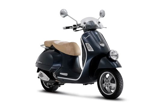 Now, you might say that ladies' long dresses might cause difficulties. 2009 VESPA GTV 250ie Scooter Pictures. Accident lawyers info