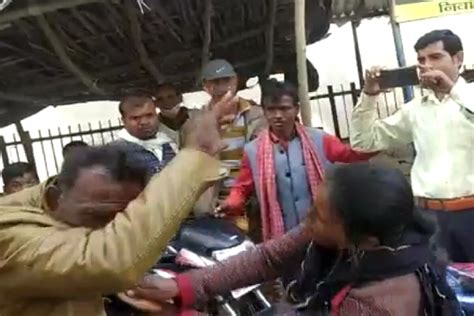 Lalitpur News पेशी पर आए ससुर की बहू ने कर दी चप्पलों से पिटाई जानें पूरा मामला News18 हिंदी