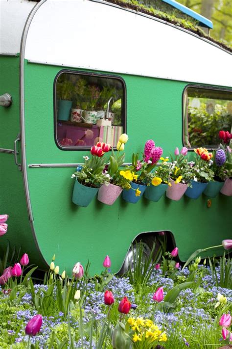 Whether it's apartment, container, or vegetable gardening, we got you covered. 10 Unique Garden Ideas