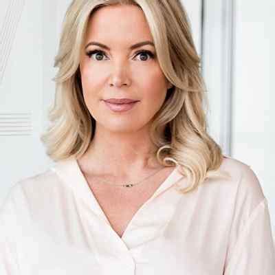 Jeanie Buss Bio Age Net Worth Height In Relation Facts