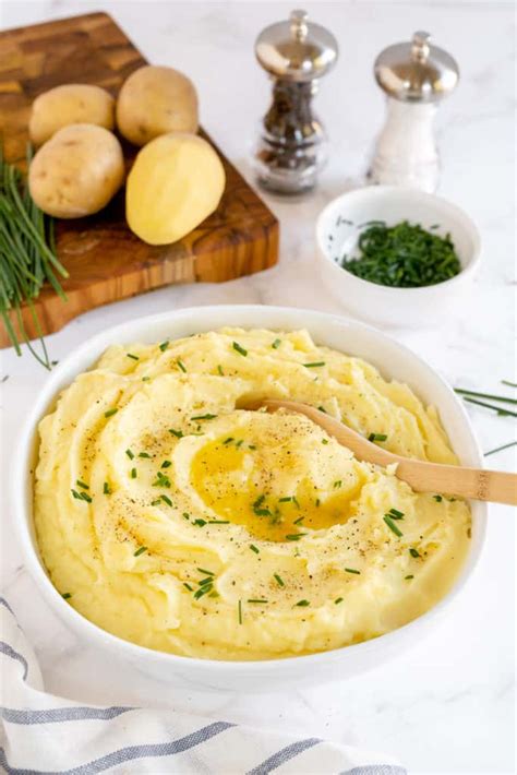 Add a few tablespoons of oil to make a smooth mixture, then salt to taste and serve. Buttermilk Mashed Potatoes | Valerie's Kitchen