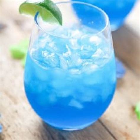 Easy 4 Ingredient Blue Margaritas Baking Beauty