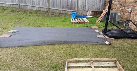 In your backyard, you can use the spaces for making a beautiful court. DIY Pallet Basketball Court | Hometalk
