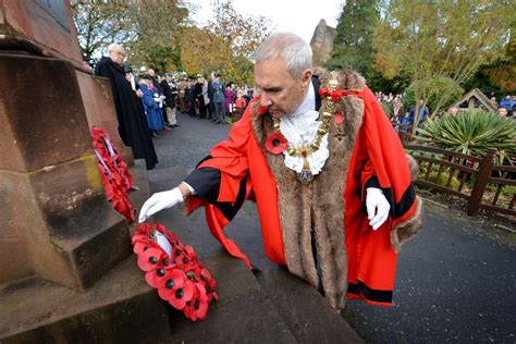 Remembrance Sunday Shropshire And Mid Wales Pay Tribute To Fallen