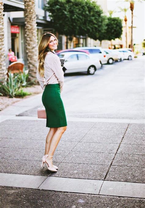 40 Elegant Skirt Outfits For Working Women Office Salt