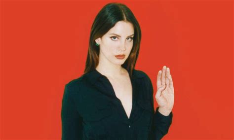 Lana Del Rey Volta Política E Cheia De Participações Especiais Em Lust