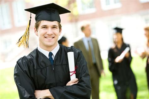 Maybe you would like to learn more about one of these? 10+ Inspirasi Kado Wisuda Untuk Pacar Pria Di Hari ...