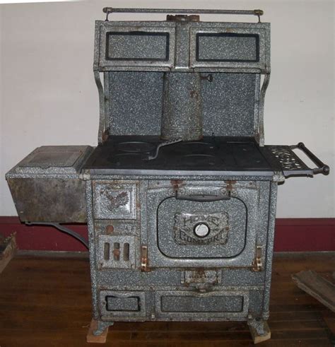 Antique stoves, 410 fleming rd., tekonsha, michigan 49092 for the old appliance club and gas or electric stove parts or information (please note: wood cookstove