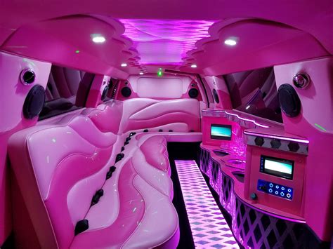 Pink Dream 10 Passenger Chrysler Limo Limo Service Houston Limousines
