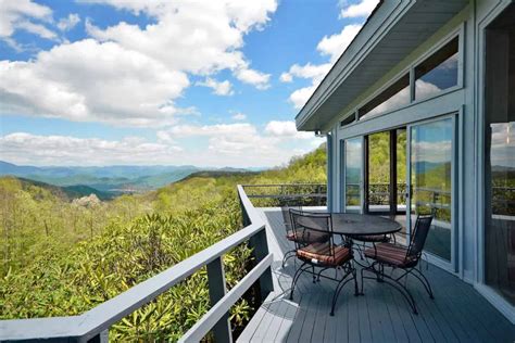 If you're looking to get away to the north carolina smoky mountains, come to maggie valley or waynesville where one of our lovely vacation homes is sure to be just what you are looking for! 14 Best Cabin Rentals in Cherokee, North Carolina