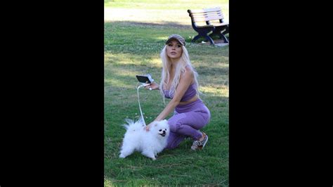 Courtney Stodden Walks Her Dog In Moorpark In Studio City Youtube