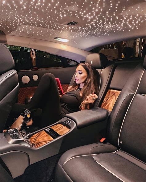 Luxury Car Rental In Dubai Luxury Lifestyle Dreams Wealthy